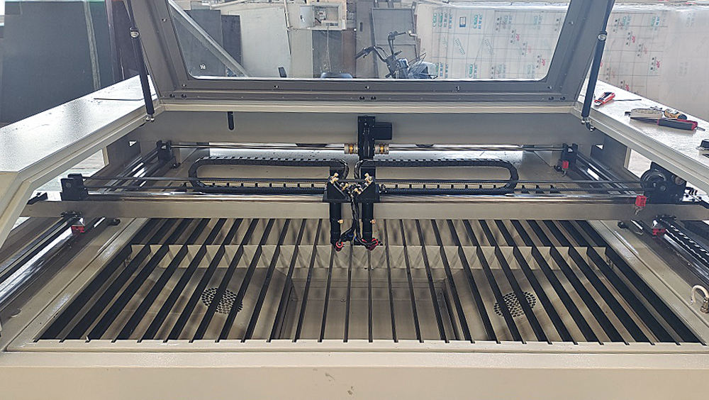 High-Accuracy 1390 Co2 Laser Cutting Machine for Cloth